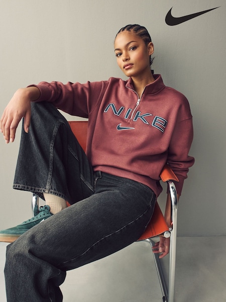 Nike Burgundy Red Phoenix Fleece Varsity Over-Oversized Logo Quarter-Zip Sweatshirt (B90452) | €41.50