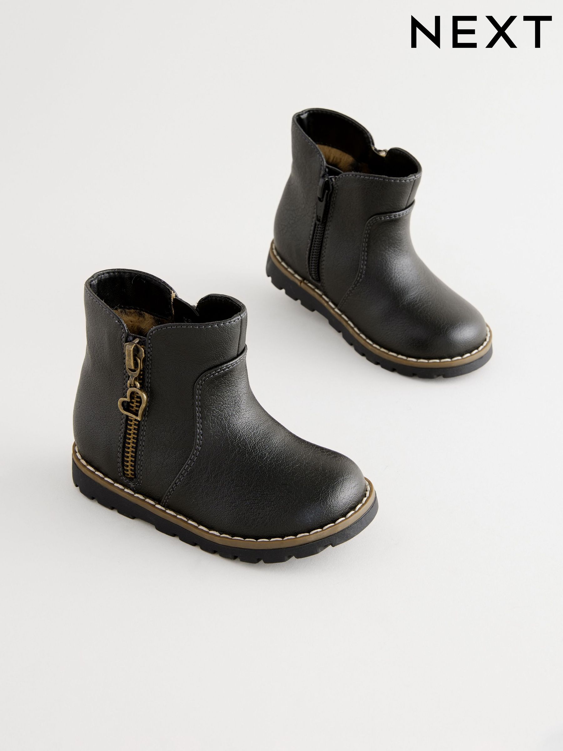 Younger girls black boots sales
