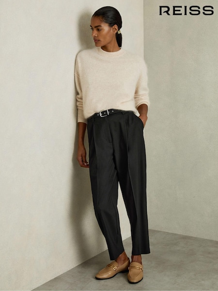 Schwarz - Reiss Freja Tapered Belted Trousers (B99377) | 200 €