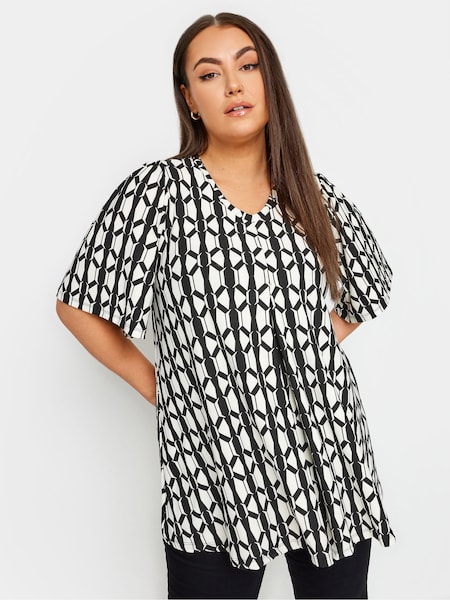 Yours Curve Floral Pleated Swing Top (B99412) | 85 LEI