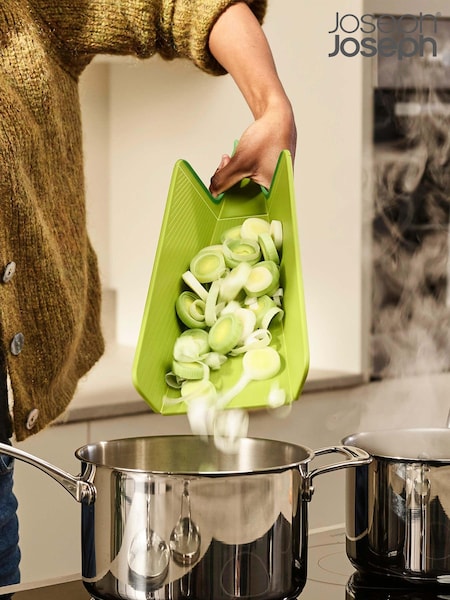 Joseph Joseph Green Chop2Pot Plus Folding Chopping Board (C07212) | €20