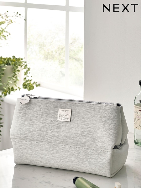 Faux Leather Foldable Makeup Bag (C07949) | €10