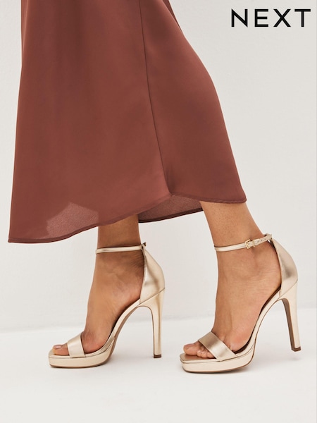 Gold Signature Leather Platform Sandals (C10846) | € 17