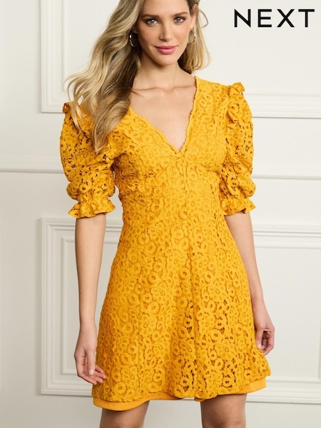 Коричневато-желтый - V-Neck Short Puff Sleeve Lace Mini Dress (C12042) | €28
