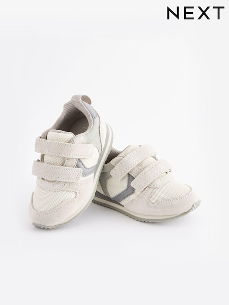 Stone - Turnschuh mit zwei Riemen (C22645) | 7 € - 8 €