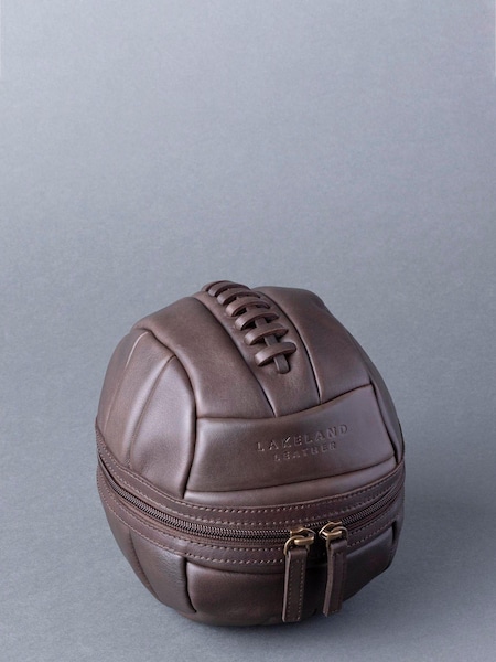 Lakeland Leather Football Brown Vintage Leather Wash Bag (C24282) | €27
