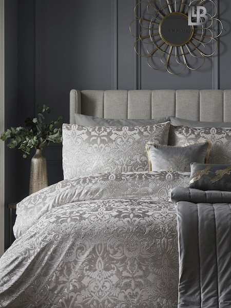 Laurence Llewelyn-Bowen Firenza Jacquard Duvet Cover and Pillowcase Set (C29577) | €87 - €110