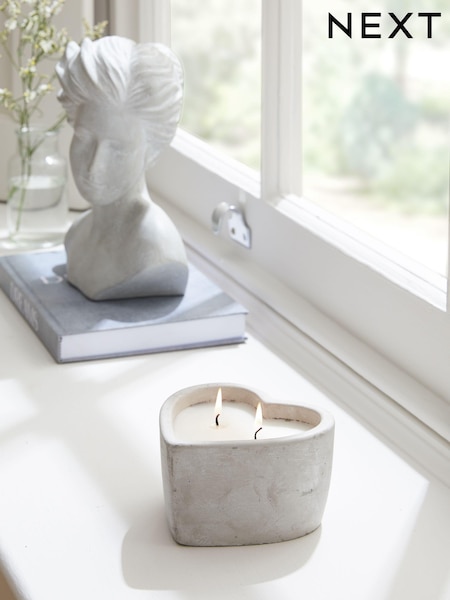 Grey English Rose Shaped Heart Candle (C30040) | €13