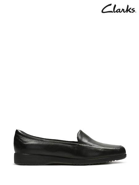 Clarks Black Standard Fit (D) Wide Fit Leather Georgia Shoes (C68841) | €80 - €86