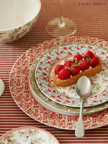 Laura Ashley Set of 4 Green Stockbridge Plates 18cm (C73947) | €49