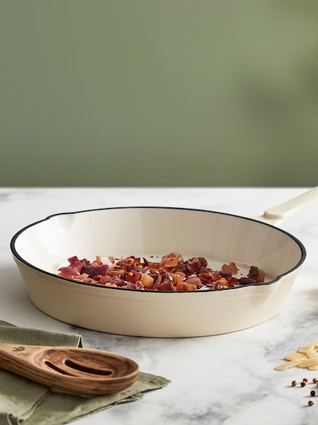 Cream Barbary & Oak Cream 26cm Foundry Cast Iron Round Fry Pan (C97440) | €40
