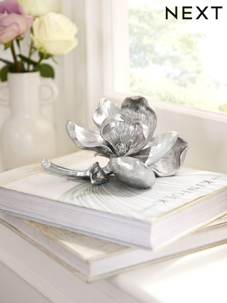 Silver Decorative Flower Ornament (D00004) | kr196