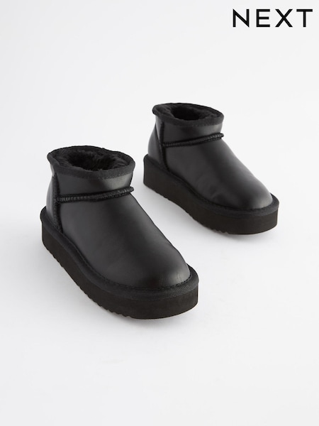 Black Flatform Mini Warm Lined Water Repellent Suede Pull-On Boots (D32367) | €13 - €16.50