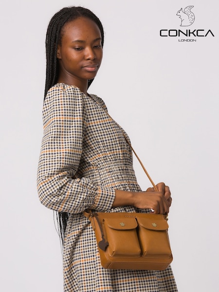 Bronzeado escuro - Conkca Eski Leather Cross-Body Bag (D32776) | R$ 385