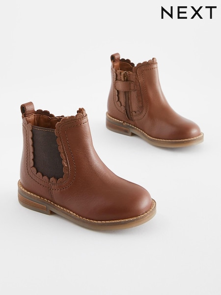 Tan Brown Leather Standard Fit (F) Scallop Chelsea Boots (D33332) | €15 - €17.50