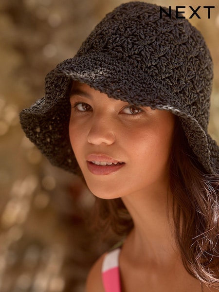 črna - Crochet Bucket Hat (D34023) | € 9