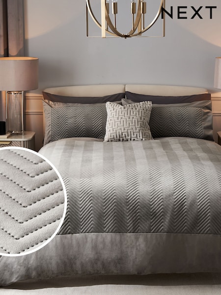 Madison Quilted Velvet Duvet Cover And Pillowcase Set (D42988) | ‏211 ر.س.‏ - ‏378 ر.س.‏