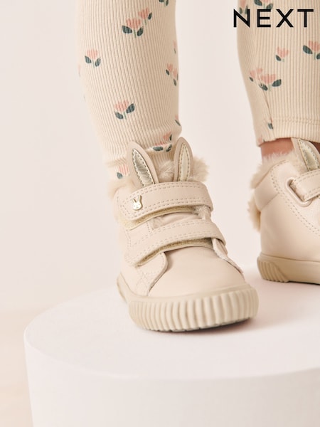 أبيض عاجي أرنب - Touch Fasten Strap High Top Trainers (D55444) | ‏11 ر.ع.‏ - ‏12 ر.ع.‏