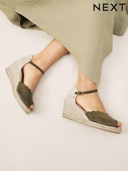 Khaki Green Scallop Peep Toe Wedges (D56113) | €13