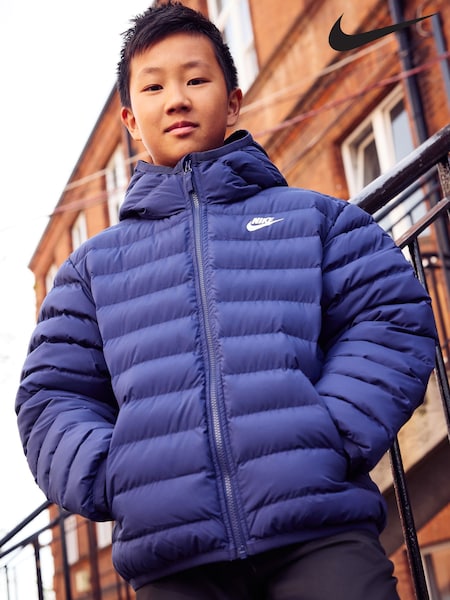 Niebieski - Nike Synthetic Fill Hooded Jacket (D60374) | 440 zł