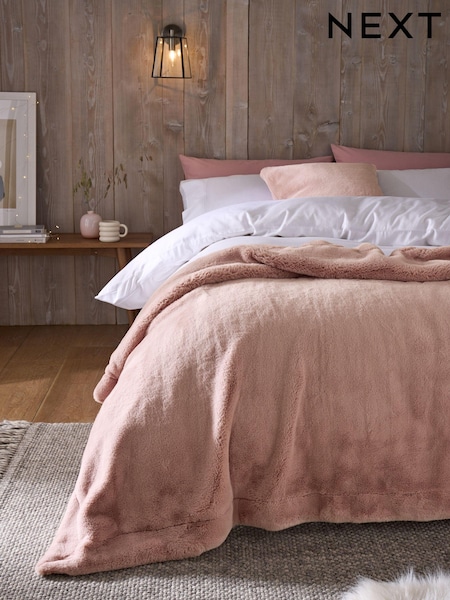 Pink Soft To Touch Plush Faux Fur Throw (D66570) | €55 - €100