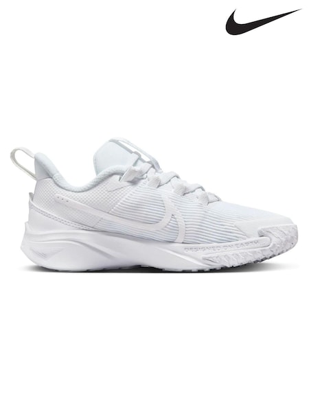 Nike White Junior Star Runner 4 Trainers (D66605) | €50