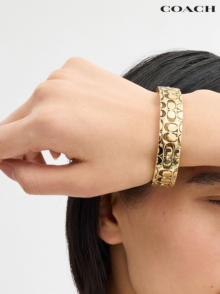 Kultainen/kullanvärinen Tone - Coach Quilted C Hinged Bangle Bracelet (D68376) | €236