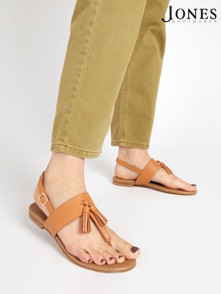 Jones Bootmaker Natural Lizabeth Leather Thong Sandals (D69261) | €50
