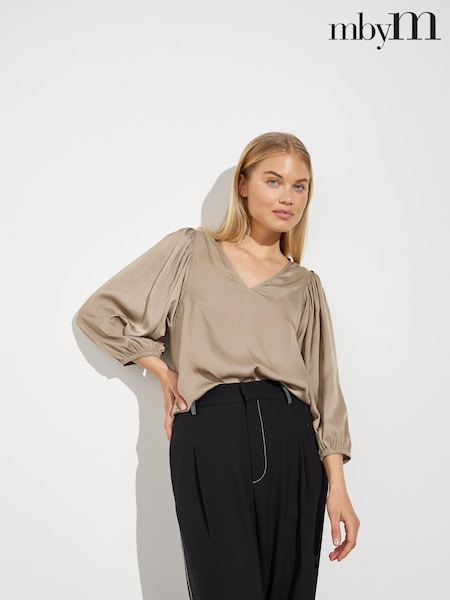 mbyM Cream V-Neck Deep Sleeve Blouse (D71354) | €21.50