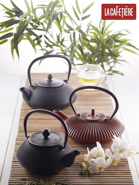 La Cafetière 3 Cup Cast Iron Infuser Teapot (D78686) | ‏233 د.إ.‏