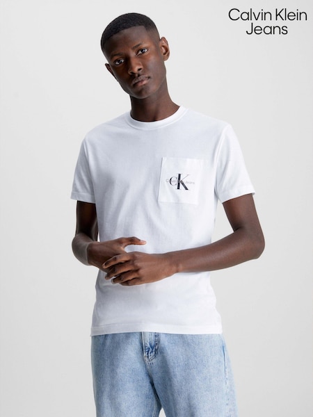 Calvin Klein Jeans Logo Pocket Slim T-Shirt (D88056) | €50