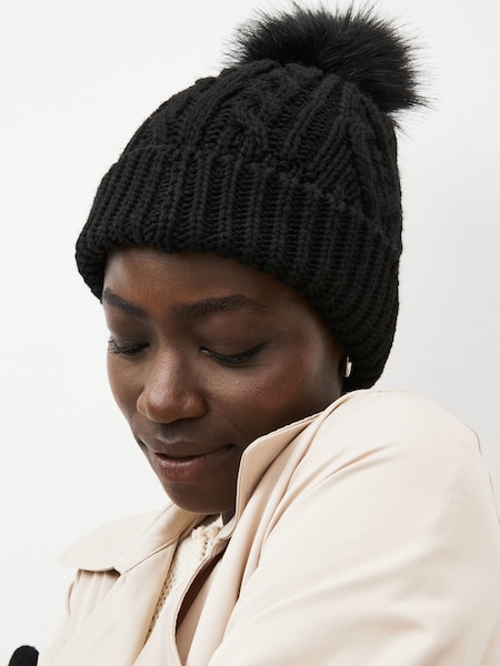 Zwart - Gebreide muts met pompon en kabelmotief (D88742) | € 8