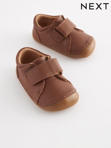 Tan Brown Wide Fit (G) Crawler Shoes (D91924) | R$ 235