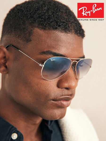 Ray-Ban Large Aviator Sunglasses (D92675) | €209