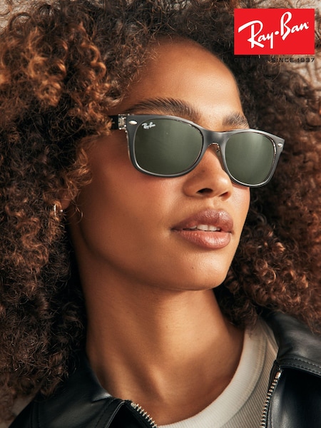 Ray-Ban New Wayfarer Small Sunglasses (D92680) | €183