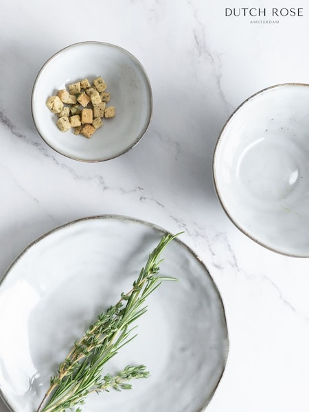 Dutch Rose Set of 4 Slate Grey Organic Dinner Plates 26.5cm (D95017) | €76