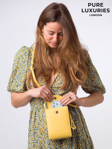 Pure Luxuries London Kiana Nappa Leather Cross-Body Phone Bag (E01059) | €44
