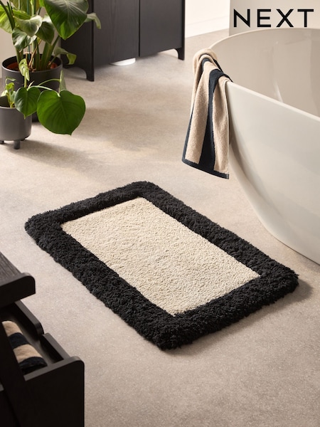 Monochrome Border Bath Mat (E01467) | €20