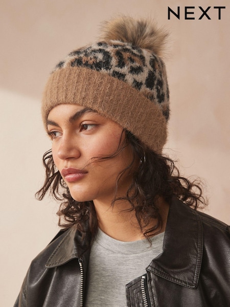 Animal - Print Knitted Pom Hat (E04791) | € 7