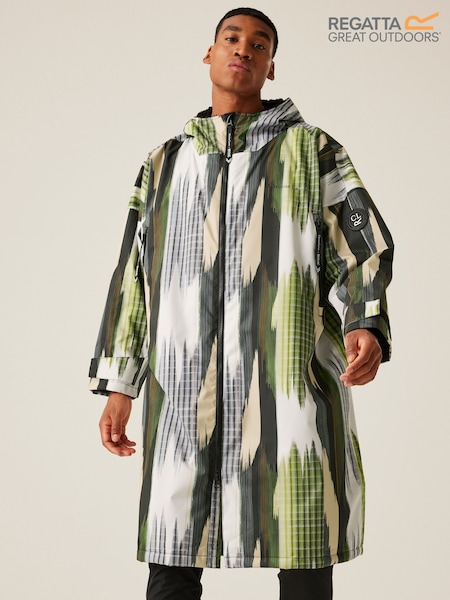 Regatta White Adult Waterproof Changing Robe (E06609) | AED244
