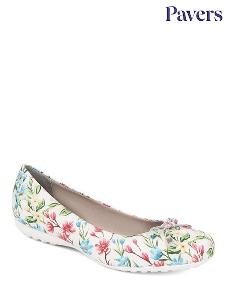 Pavers Leather Ballet White Pumps (E06756) | $61