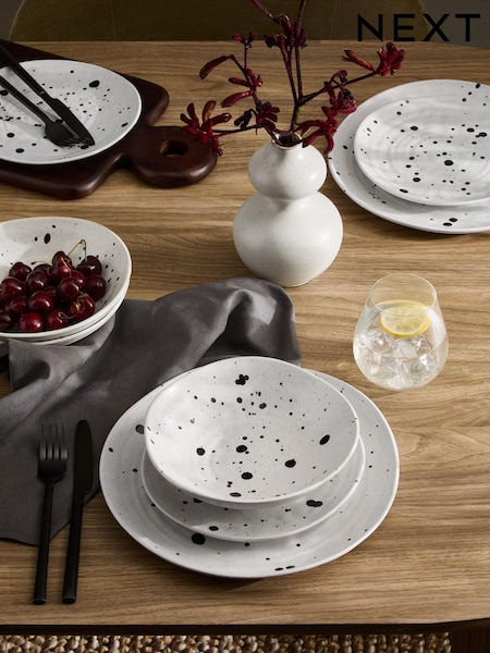 12 Piece Black/White Seattle Textured Dinner Set (E06970) | €72