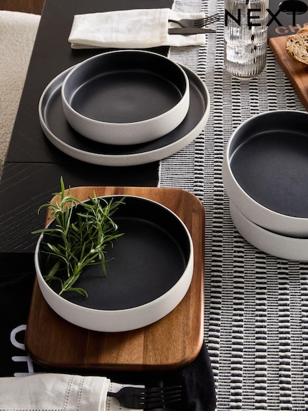 Black Otis Set of 4 Pasta Bowls (E06972) | 147 QAR