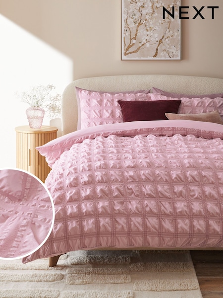 Pink Seersucker Supersoft Textured Duvet Cover and Pillowcase Set (E10396) | €33 - €72