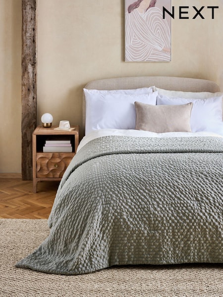 Crinkle Textured Bedspread (E12622) | €44 - €82