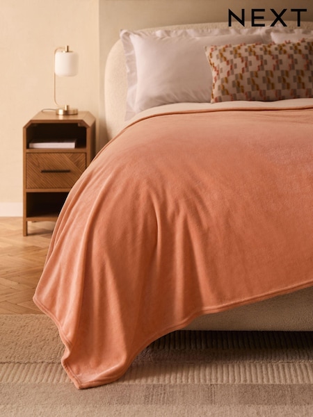 Peach Pink Plush Fleece Throw (E12860) | €13 - €38