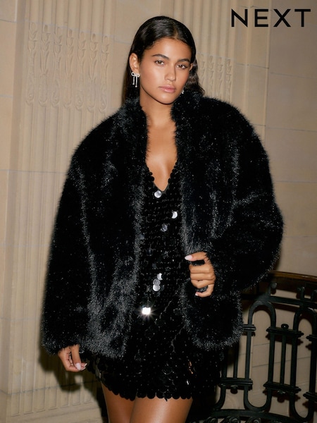 Black Faux Fur Coat (E14011) | €18
