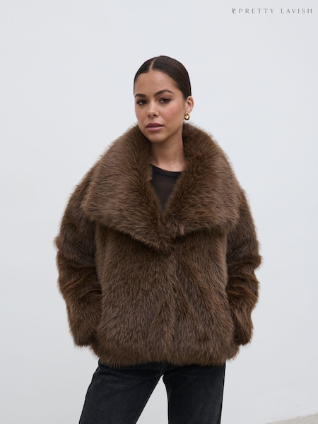 Pretty Lavish Brown Ettalie Short Faux Fur Coat (E14687) | €72