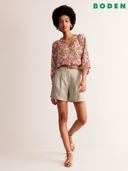 Boden Natural Pleated 100% Linen Shorts (E15112) | €44.50