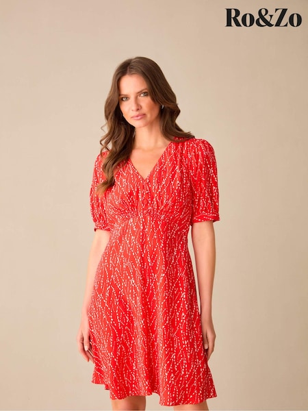 Ro&Zo Petite Red Dash Print Shirred Shoulder Short Dress (E15650) | €50